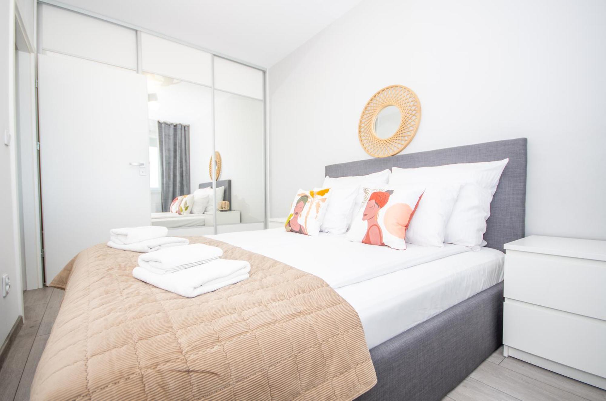 Inpoint Zablocie Modern Apartments For Work&Travel 크라쿠프 외부 사진